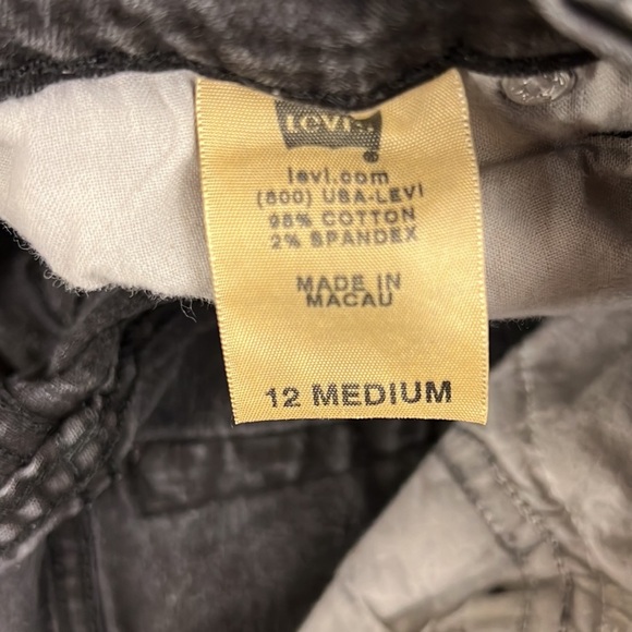 Levi’s ladies shorts - Picture 12 of 12